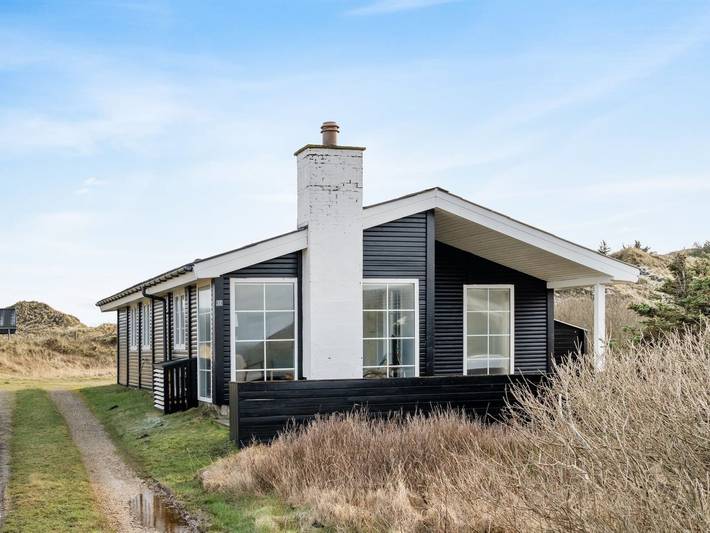 Ferieudlejning for 6 personer, med Jacuzzi og Terrasse samt Sauna i Rødhus