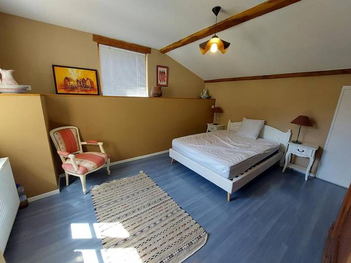 Location de vacances pour 6 personnes, avec jardin ainsi que vue et piscine à Espinas - 2