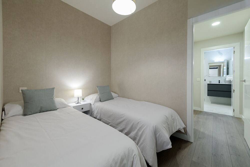 Entire apartment, Torrejón Suites Apartment. Low 7 in Torrejón de Ardoz, Madrid Province