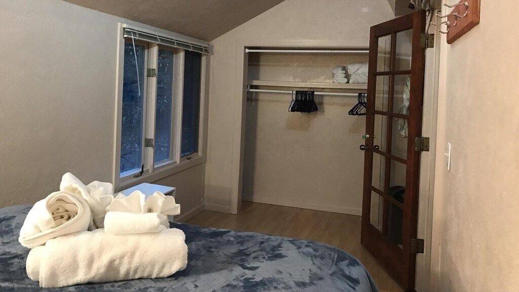 Drift to the Lift - Walk Almost Everywhere at Alyeska Resort from Bright Chalet! in Girdwood, Anchorage