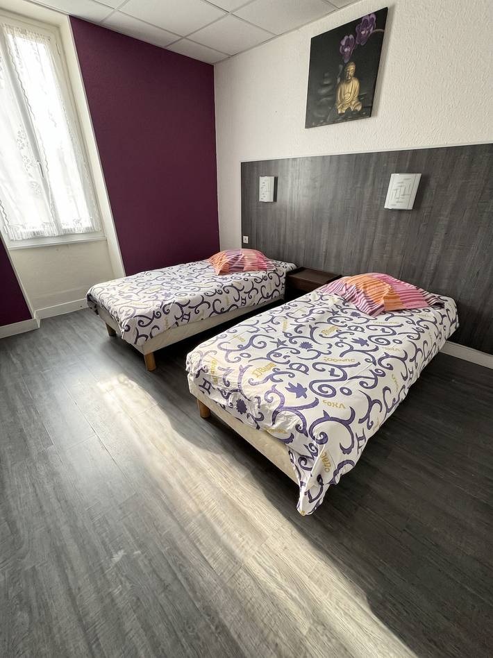 Appartement entier, Appartement accueillant à Néris-les-Bains - 35 m², terrasse agréable in Néris-les-Bains, Région de Montluçon