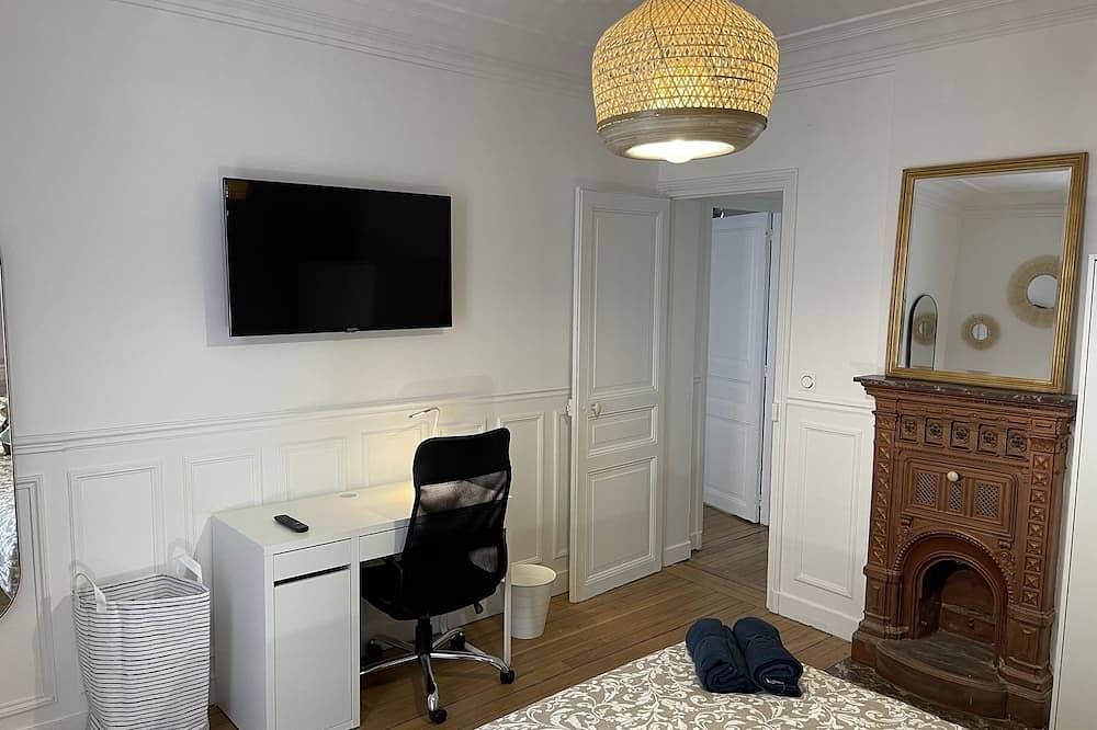 Apartamento entero, Chic fully-equipped apartment near Orly and Seine - 15mins from Paris in Choisy-le-Roi, Valle del Marne