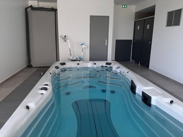 Gîte pour 4 personnes, avec jardin et jacuzzi, animaux acceptés