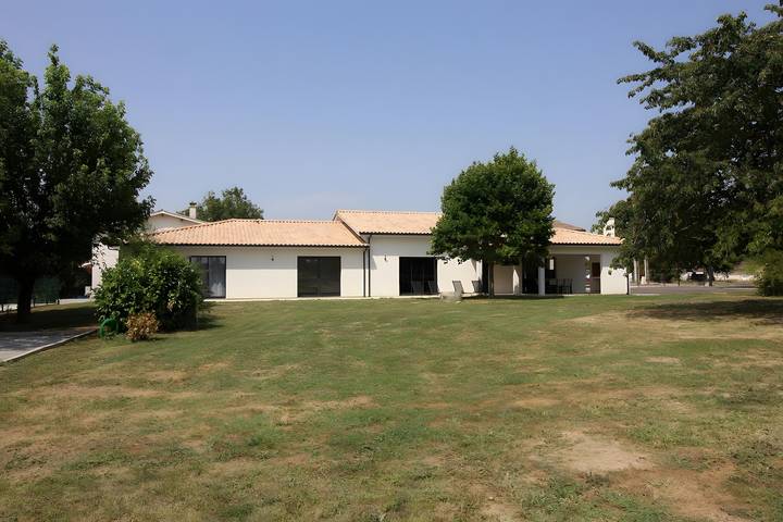 Maison de vacances pour 8 personnes, avec jardin, adapté aux familles à Yvrac