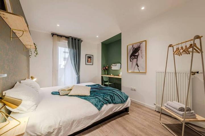 Disney 15min ! 2 terrasses, 2 pkg, 2 salles de bain in Bussy-Saint-Georges, Seine-et-Marne