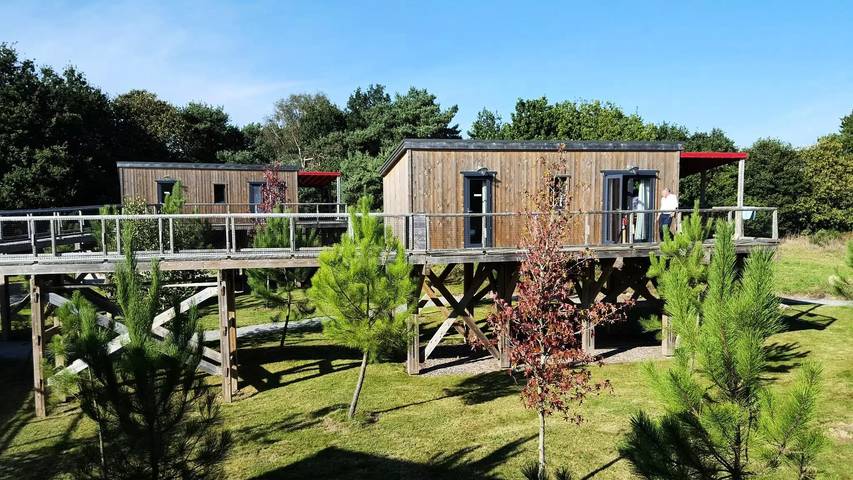 Camping pour 4 personnes, avec Terrasse ainsi que Piscine et Sauna dans le Morbihan