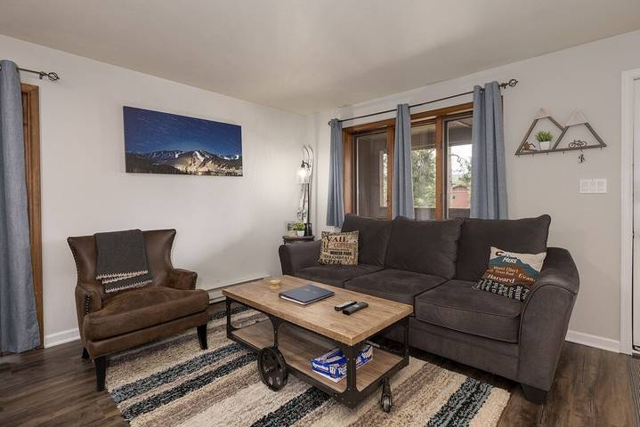 Vacation rental for 4 people, with hot tub and balcony as well as pool in Winter Park