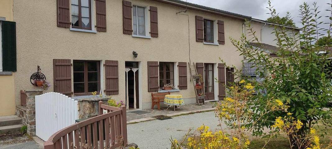 Location de vacances pour 3 personnes, avec Terrasse ainsi que Jardin et Vue à Le Dorat - 3