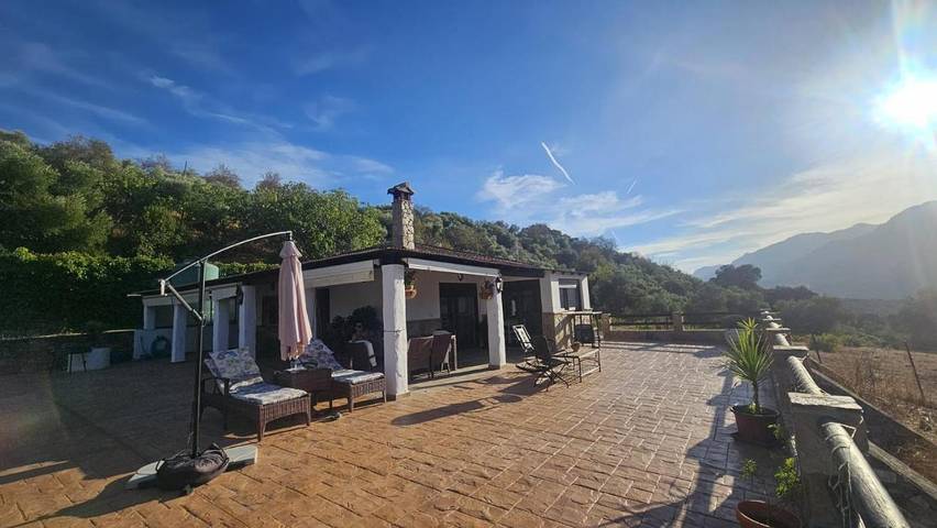 Casa rural para 5 personas, con terraza además de vistas y piscina en Jimera de Líbar