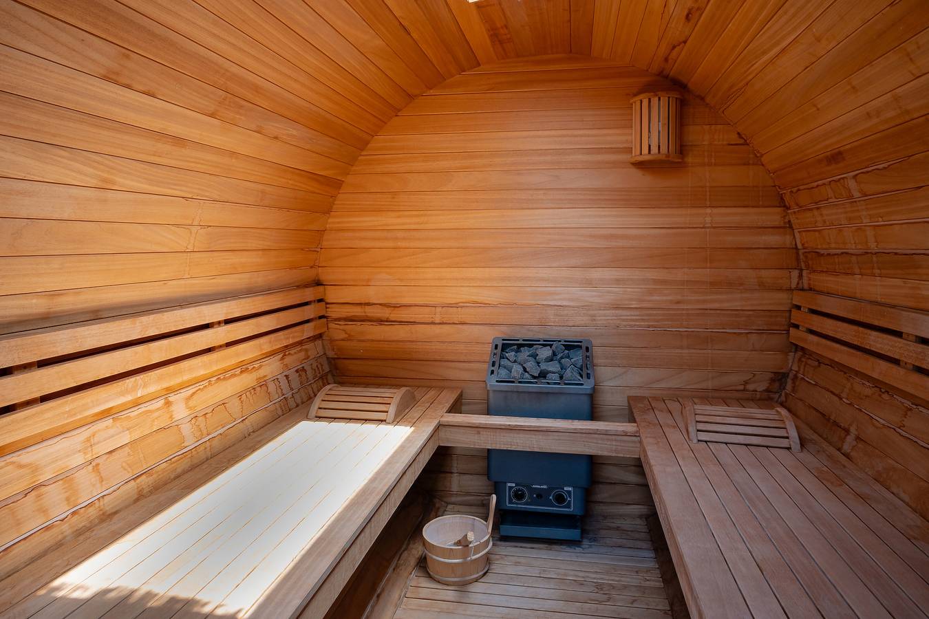 Appartement entier, Maison d'hôtes 'La Suite Des Sommets' avec piscine partagée, terrasse partagée et climatisation in Barberaz, Région de Chambéry