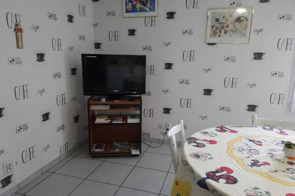 Appartement entier, Chez Fabienne T2 in Le Breuil-sur-Couze, Région de Besse-et-Saint-Anastaise