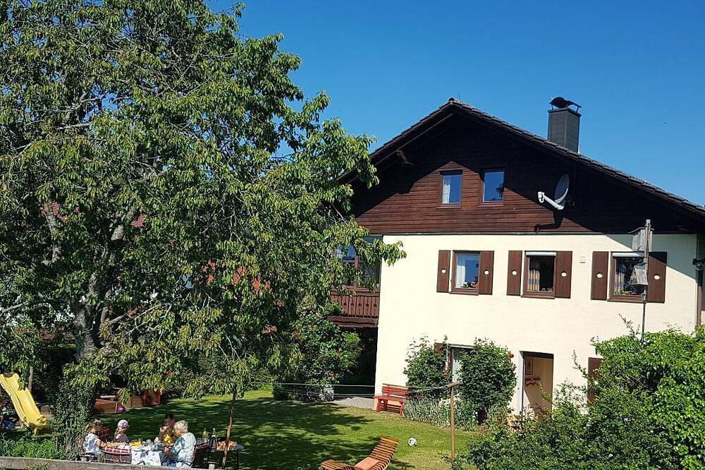 Apartamento inteiro, Comfortable vacation apartment with 2 separate bedrooms for up to 4 people in Bischofsmais, Baviera Oriental