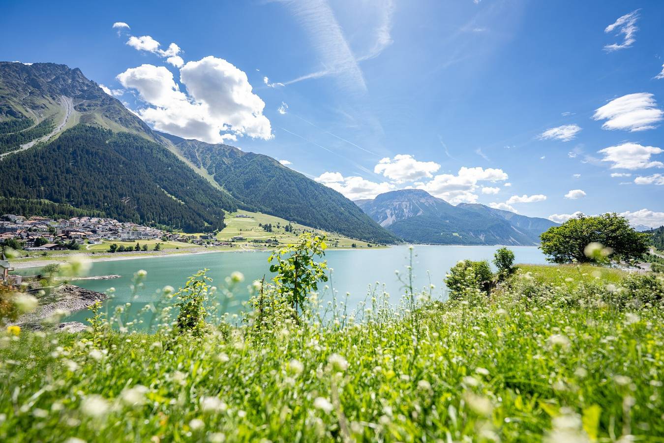 Ganze Wohnung, Residence Froy Wohnung 11 – Bergblick, Whirlpool & Frühstück inklusive in Reschensee, Graun