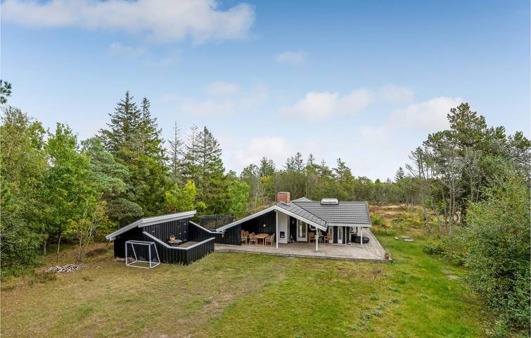 Ferienhaus für 8 Personen, mit Terrasse und Garten in Hulsig