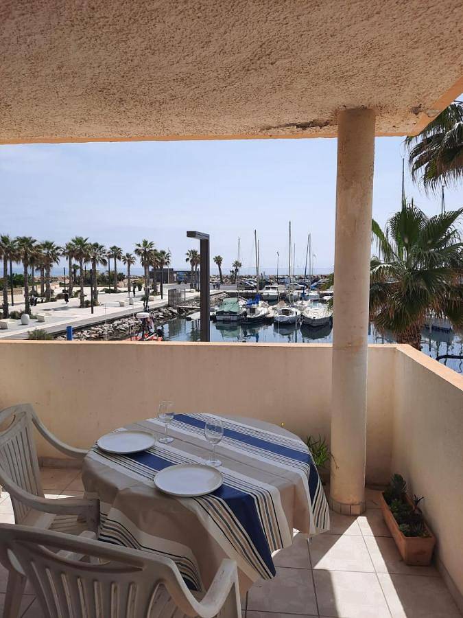 Gîte pour 4 personnes, avec vue et terrasse dans Port Saint Ange - 3