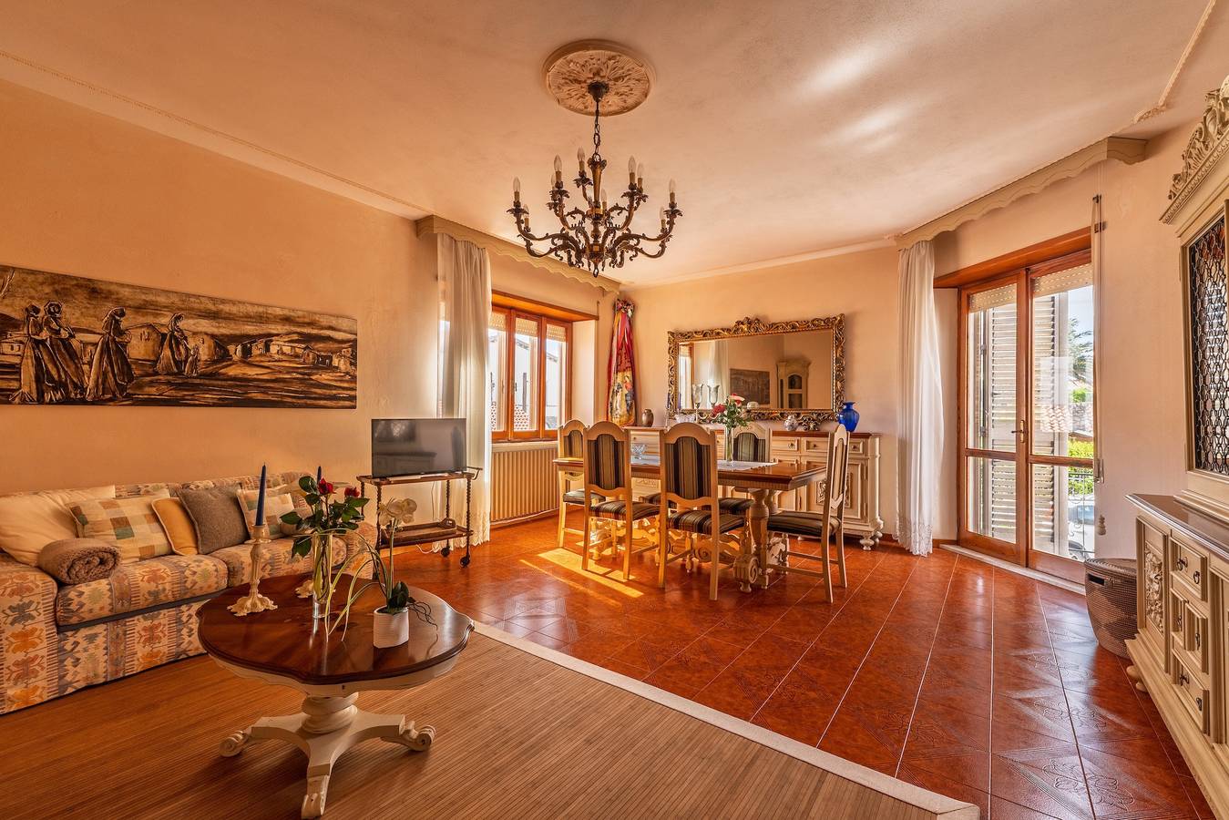 Villa 'La Via delle Rose' con Terrazza Privata, Giardino Privato e Wi-Fi in Tempio Pausania, Olbia-Tempio
