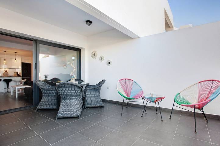 Casa de vacaciones 'The Garden Secret' con piscina compartida, terraza privada y Wi-Fi in La Oliva, Fuerteventura