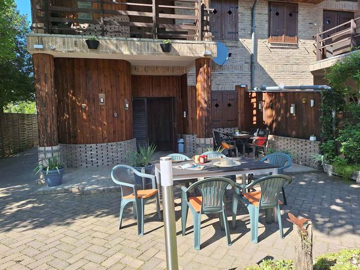 Ferienwohnung für 8 Personen, mit Balkon und Garten in Zamardi - 2