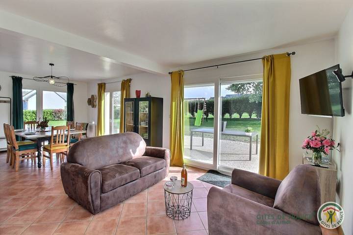 Gîte pour 4 personnes, avec Terrasse ainsi que Jardin et Vue dans Les Hospitaux (Erquy)