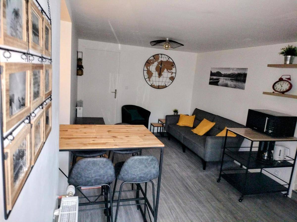 Appartement entier, Two-Bedroom Apartment in Hillion, Côte de Goëlo