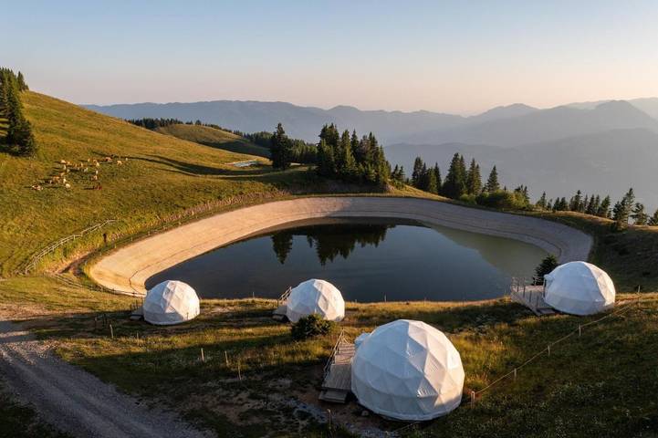 Camping voor 4 personen, with terras and uitzicht as well as uitzicht op het meer in Slovenië