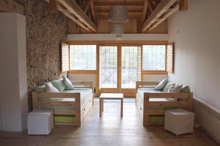 Hostal para 30 personas, con Terraza y Jardín en Cuenca
