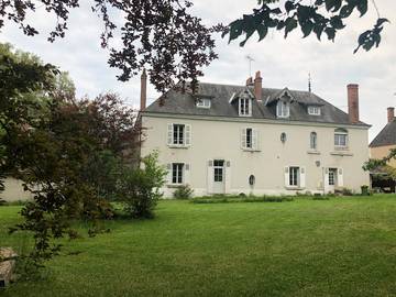 Gîte pour 4 personnes, avec jardin ainsi que vue sur le lac et terrasse à Suèvres