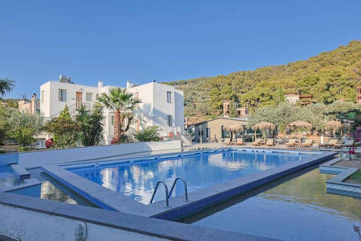 Apartmenthotel für 3 Personen, mit Garten und Pool - 1