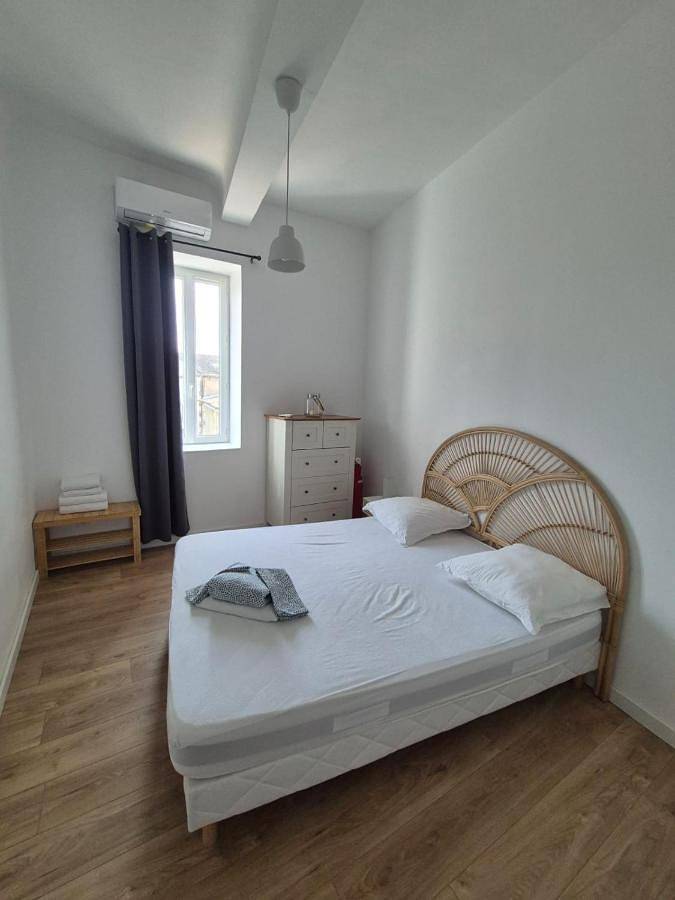 Appartement entier, En plein coeur de Pélissanne - 55 m2 rénovés - Avec Parking in Pélissanne, Région d'Aix-en-Provence