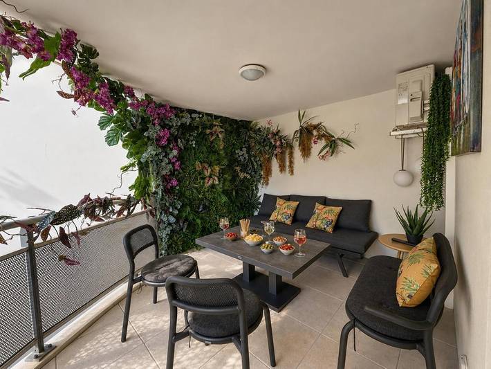 Gîte pour 4 personnes, avec terrasse dans Office De Tourisme De Calvi