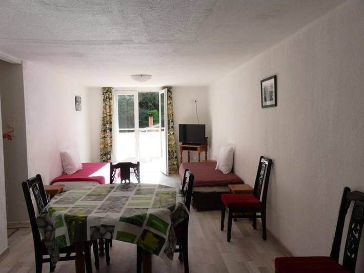 Location de vacances pour 4 personnes, avec jardin et piscine à Corbès - 4