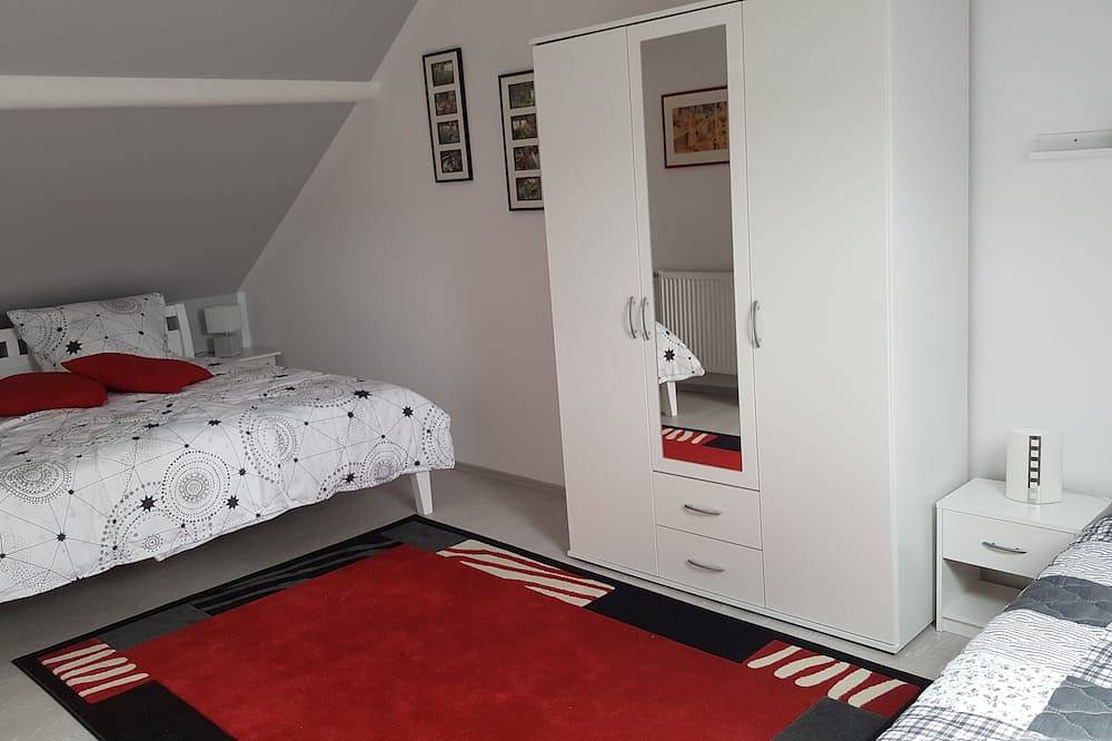 Ganze Wohnung, Gemütliche Fewo für Erwachsene nur für Nichtraucher, mit schöner Außenanlage in Irrel, Eifelkreis Bitburg-Prüm