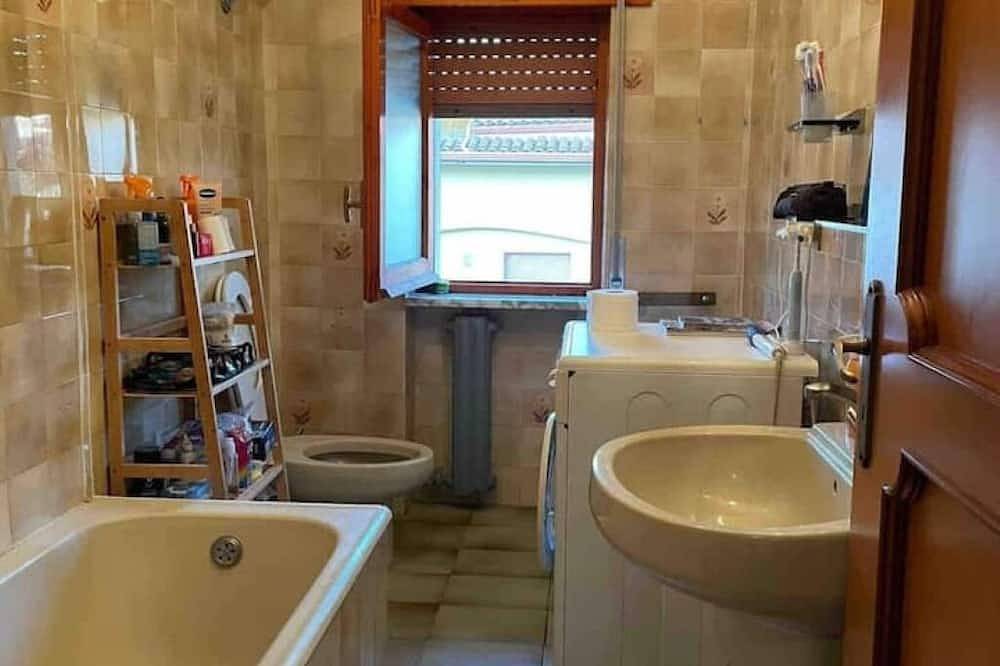 Charming Single Room with Balcony in the Heart of Diamante in Diamante (desambiguación), Costa Tirrénica Calabria