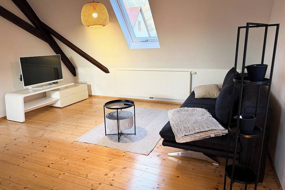 Ganze Wohnung, Ruhige lichtdurchflutete Dachwohnung im Schwarzwald mit Balkon in Dornhan, Mittlerer Schwarzwald