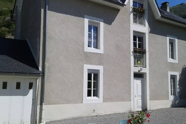 Gîte pour 10 personnes, avec Jardin à Campan