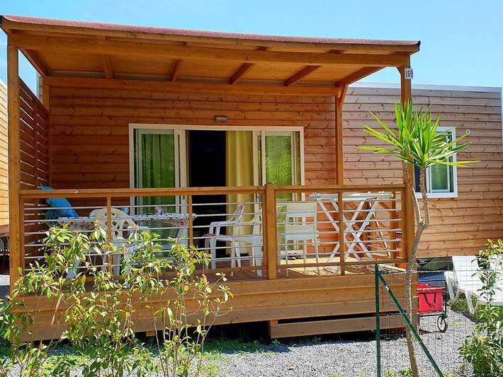 Glamping per 5 persone, con Terrazza e Giardino nonché Piscina per bambini e Piscina in Liguria
