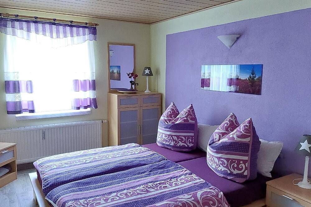 Ganze Wohnung, Ferienwohnung Lichtenhain für 1 - 6 Personen mit 2 Schlafzimmern - Ferienwohnung in Ein- oder Mehrfa in Kirnitzschtal, Sebnitz
