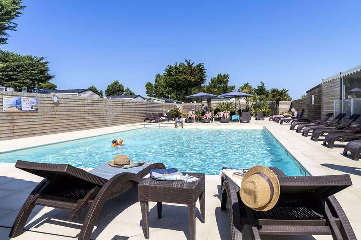 Static caravan for 4 people, with Terrace in Ile de Re