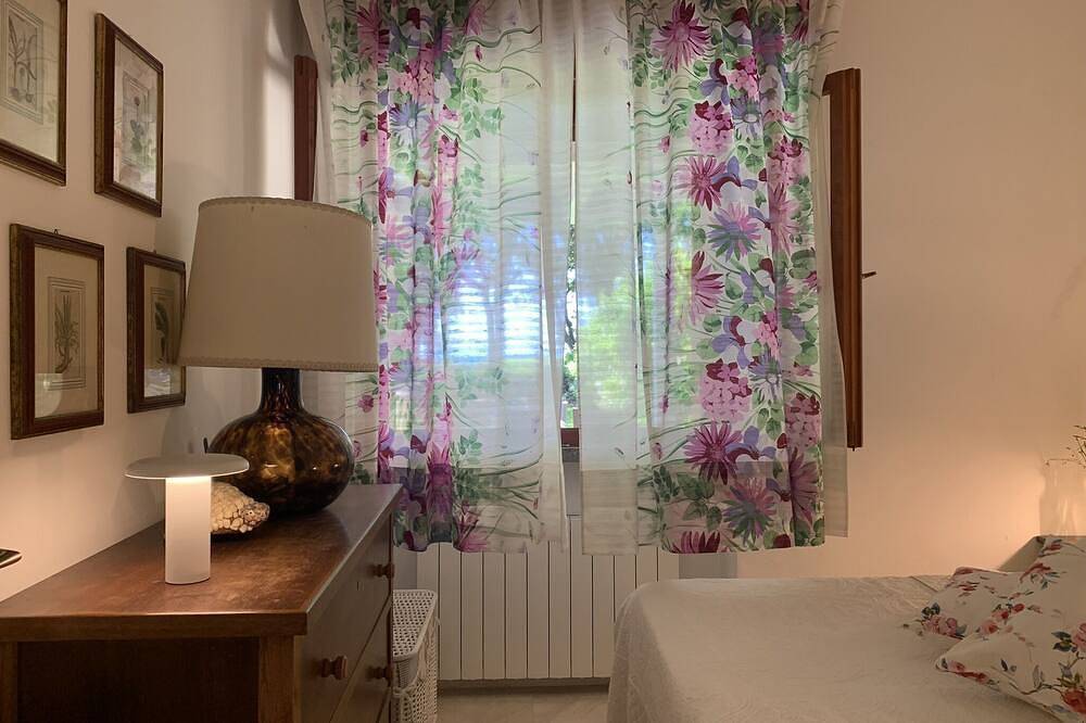 Cala Dei Pirati.  Garden cottage with sea view on the Tuscan archipelago in Punta Ala, Castiglione della Pescaia
