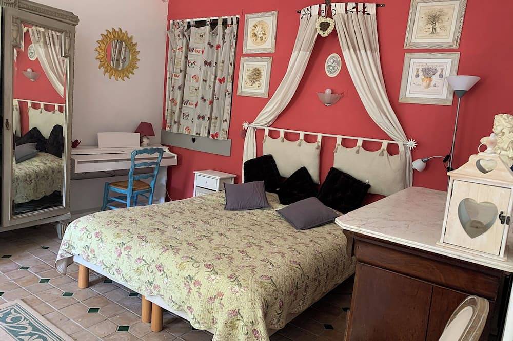 Charming bed and breakfast in Giono country. in Manosque, Regionaler Naturpark Luberon