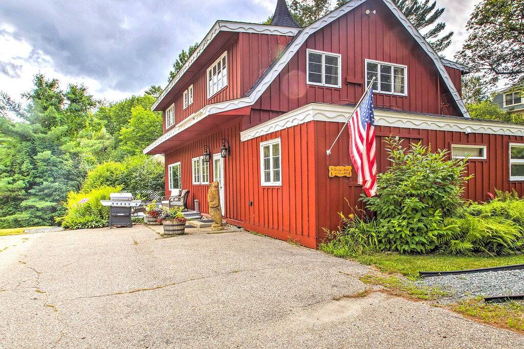 Beautiful Carriage House in Downtown Jackson! in Jackson (NH), White Mountain National Forest