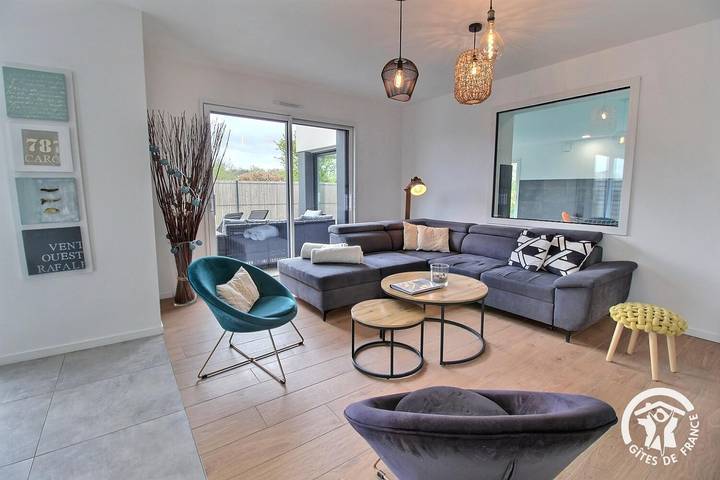 Gîte pour 10 personnes, avec piscine ainsi que jardin et terrasse à Hillion - 3