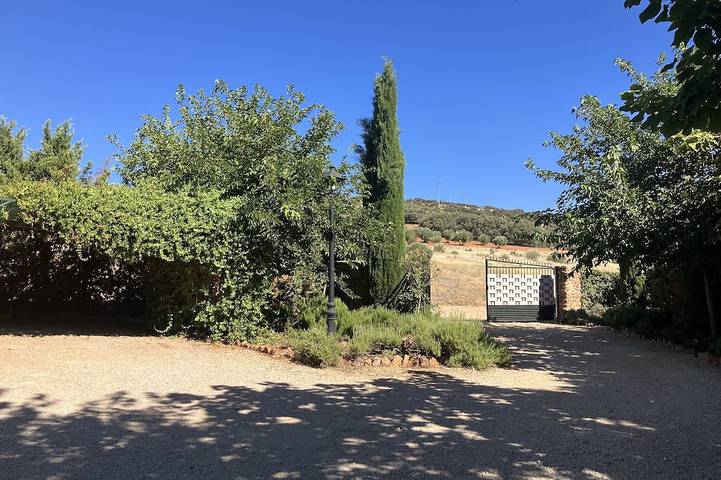With swimming pool, barbecue. Among the P.N. Las Lagunas de Ruidera, Tablas de Daimiel. in Alhambra, La Mancha