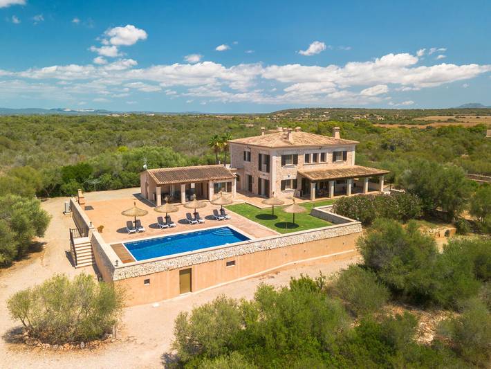 Ferienhaus für 8 Personen, mit Terrasse und Garten in Ses Salines