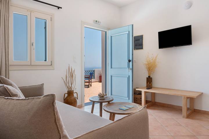 Entire apartment, Leukanthemo Apartment with Sea View, Wi-Fi, and Air Conditioning in Astypalea City, Astypalea
