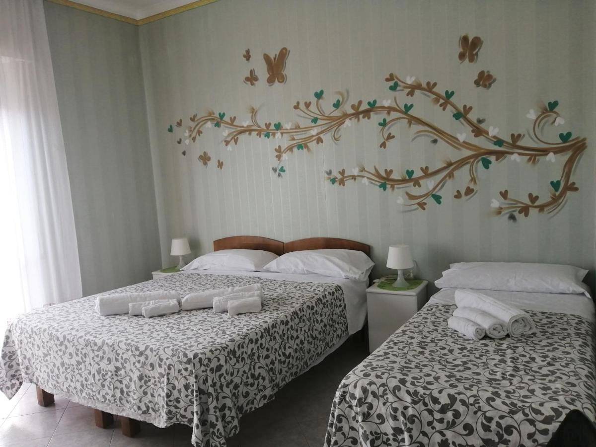 Triple Room with Shared Bathroom in Capua, Provincia de Caserta