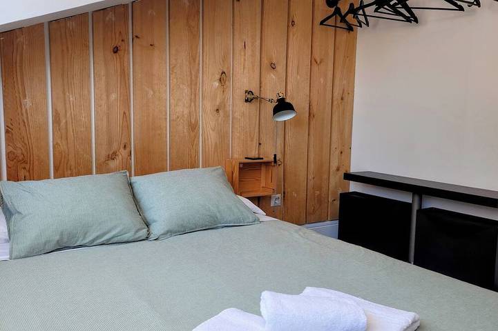 Entire apartment, Mía Suites Ii - Centro Histórico- Parking & Wifi Free in Burgos, Burgos Province