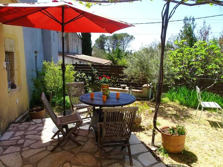Location de vacances pour 3 personnes, avec piscine ainsi que jardin et terrasse à Cardet - 2
