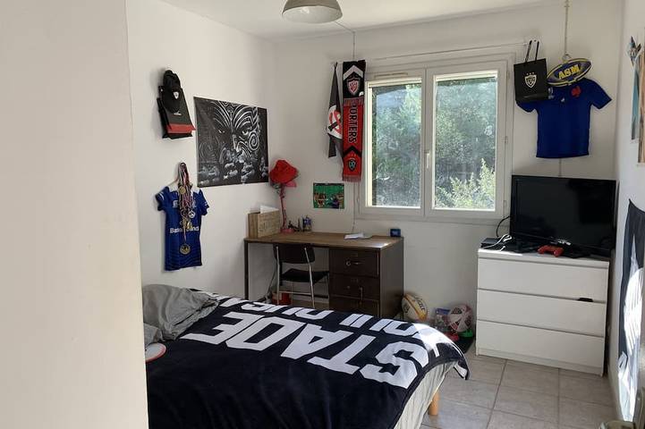 Location de vacances pour 12 personnes, avec jacuzzi et jardin à Poulx - 4