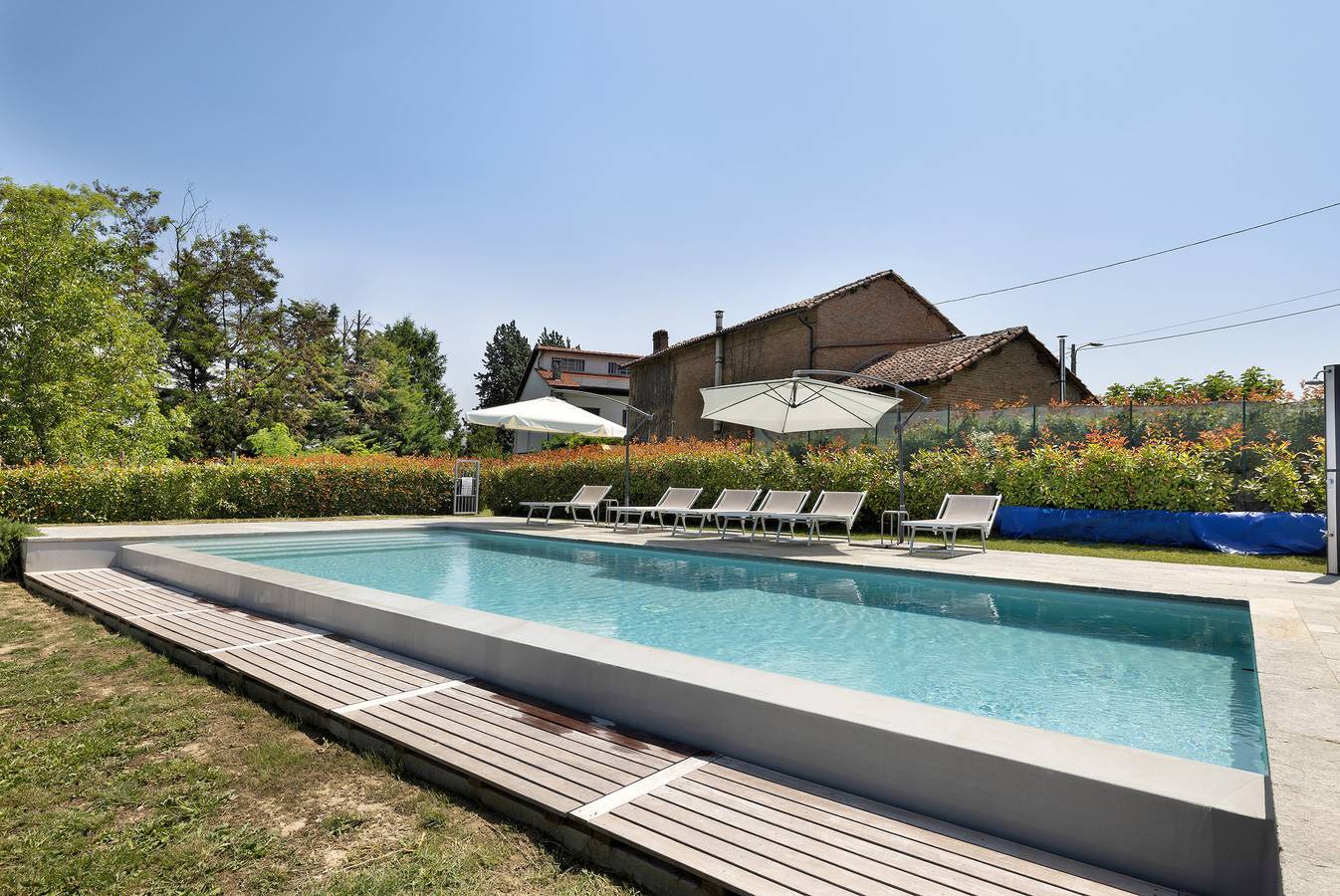 Villa 'Ca' D'Ros Pool and Sauna' con vista sulle montagne, piscina privata e Wi-Fi in Fontanile, Provincia d'Asti